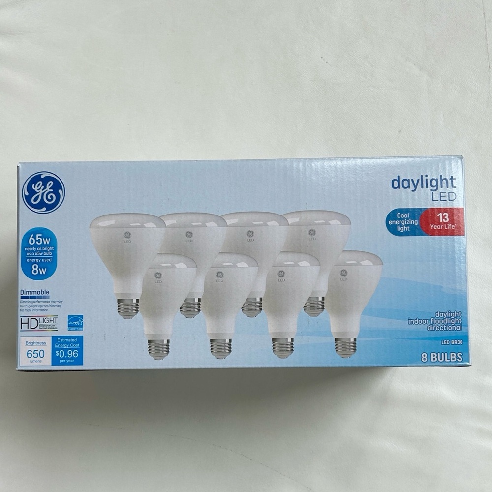 GE Daylight LED Light Bulbs 8 Count